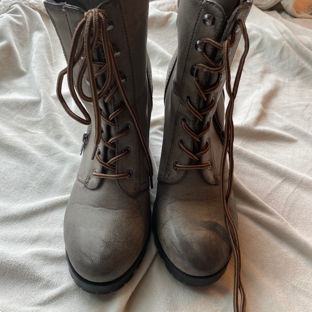 Heidi hike Maurices boots size 10 wear and tear
